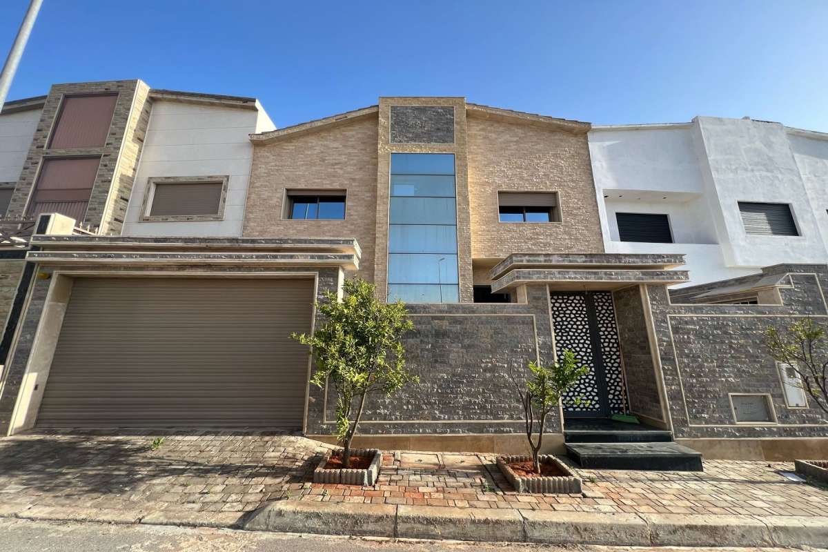 tres-belle-villa-a-vendre-a-benslimane