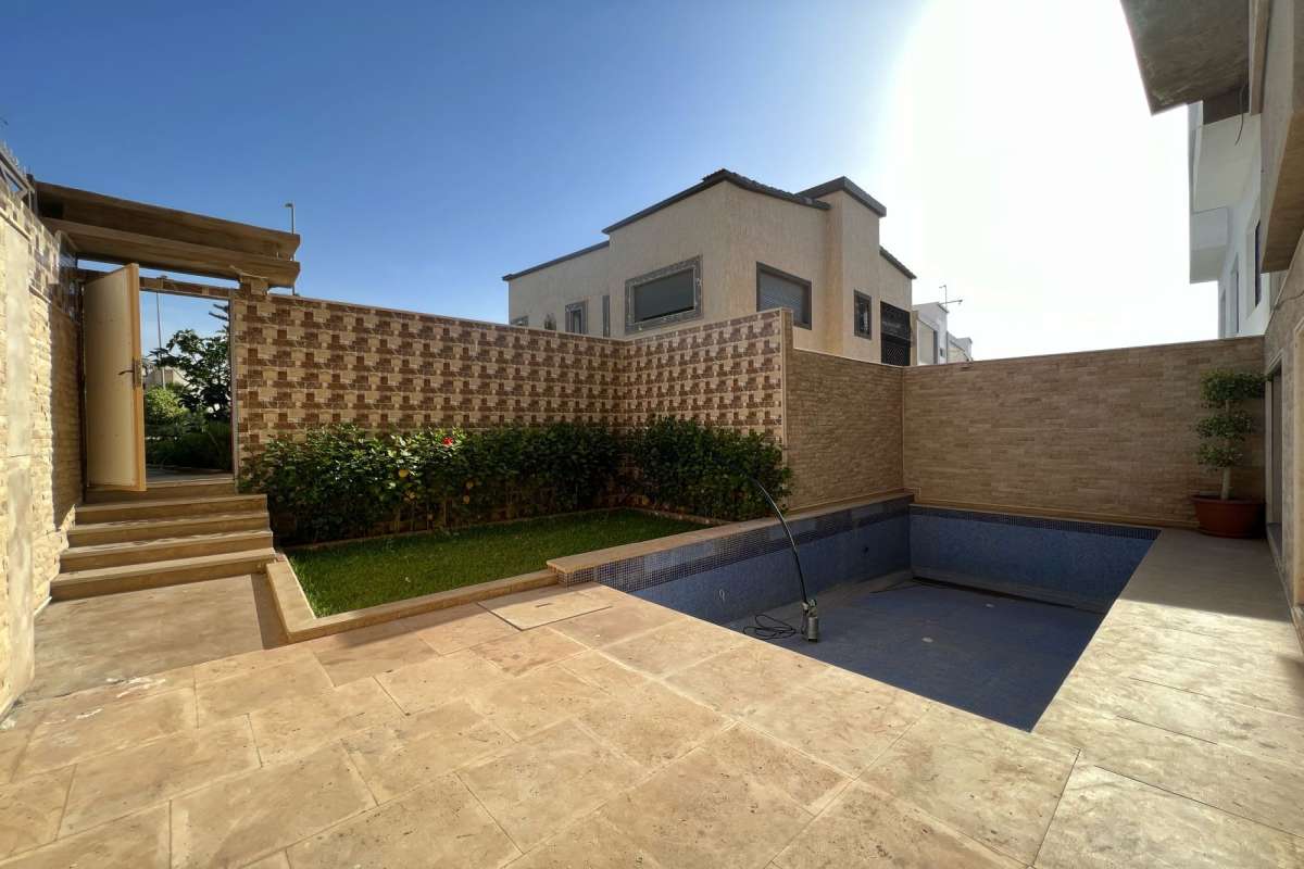 tres-belle-villa-a-vendre-a-benslimane