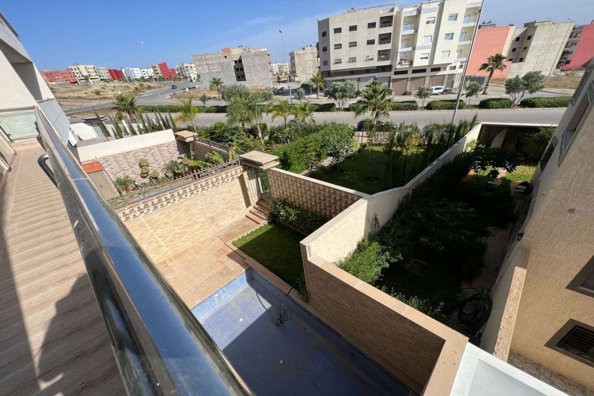 tres-belle-villa-a-vendre-a-benslimane