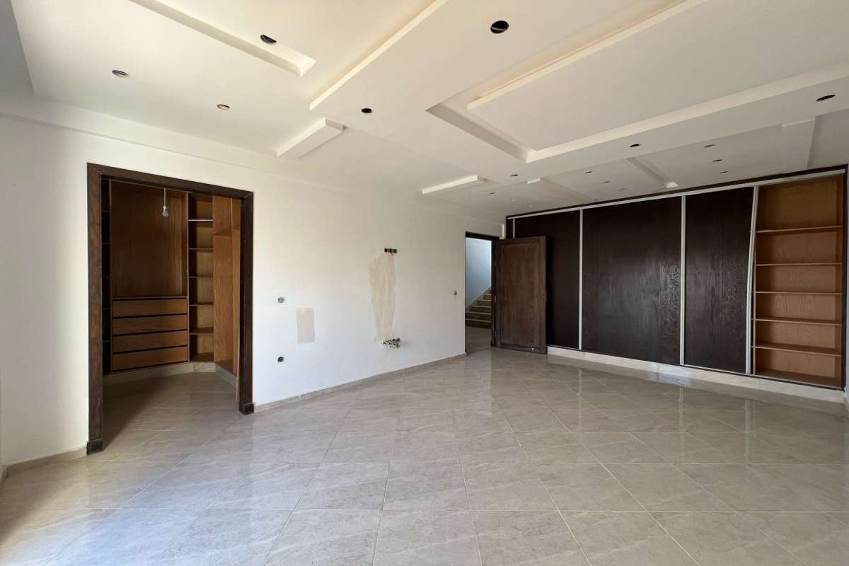 tres-belle-villa-a-vendre-a-benslimane